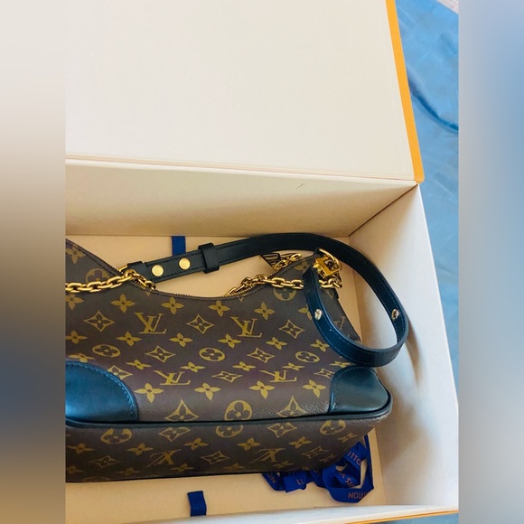 Handbags - M
